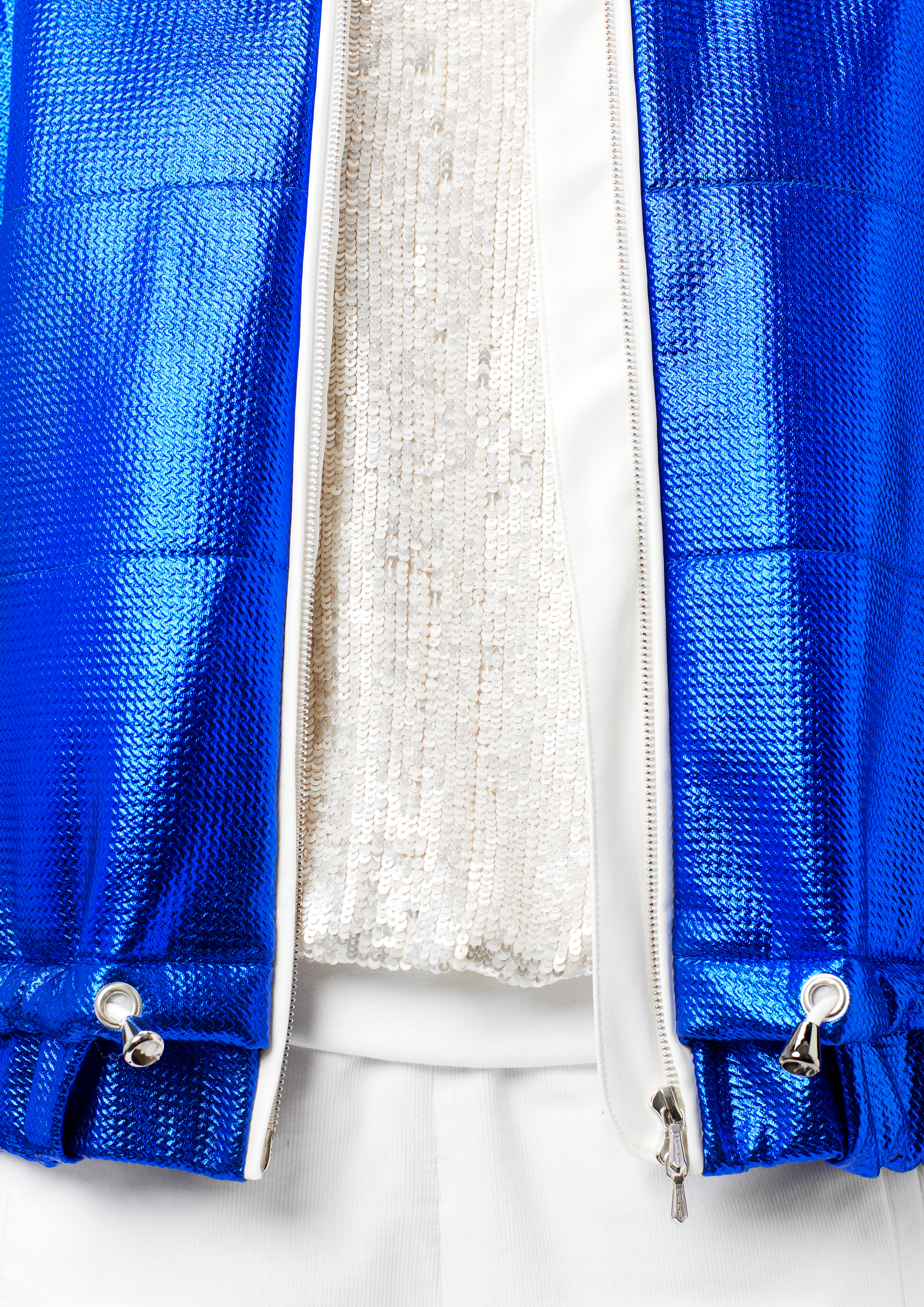 GiuliaRomeo_Greta_PailletteWeiss_Stella_Weiss_July_Blau_0139 Julee Bomberjacke