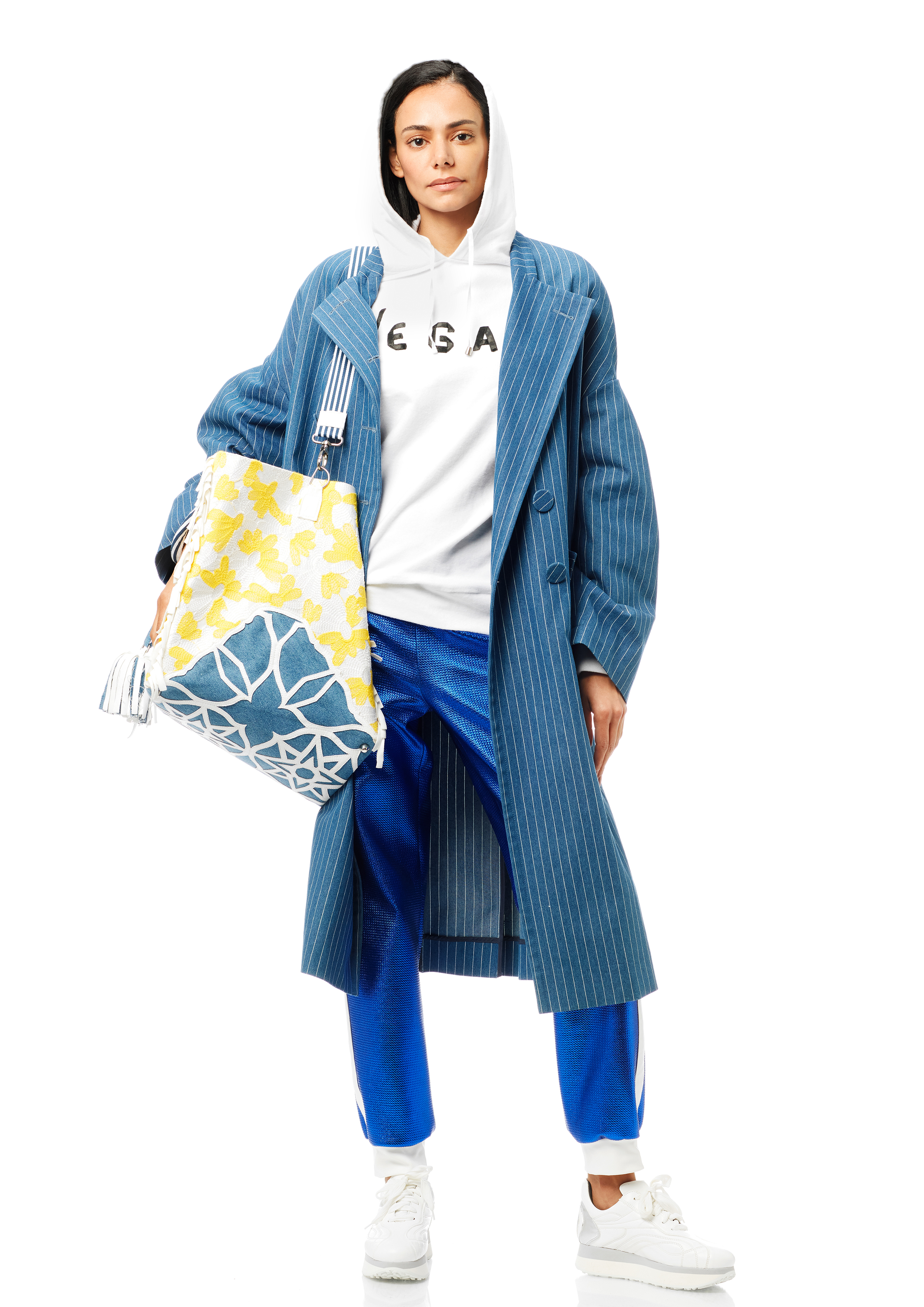 GiuliaRomeo_Hoodie_Weiss_Stella_Sarah_Blau_0381 Sara Coat