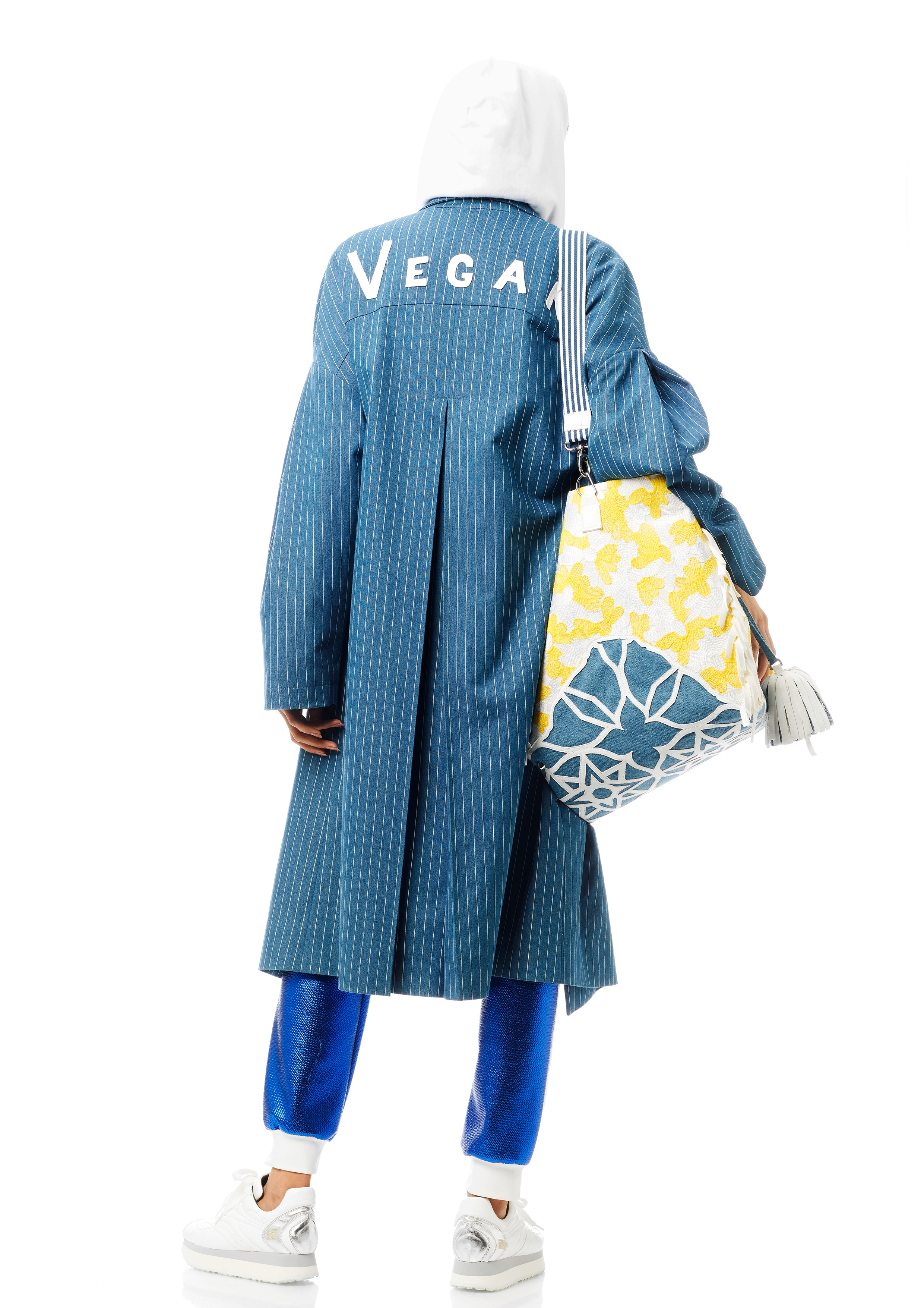 GiuliaRomeo_Hoodie_Weiss_Stella_Sarah_Blau_0395 Sara Coat